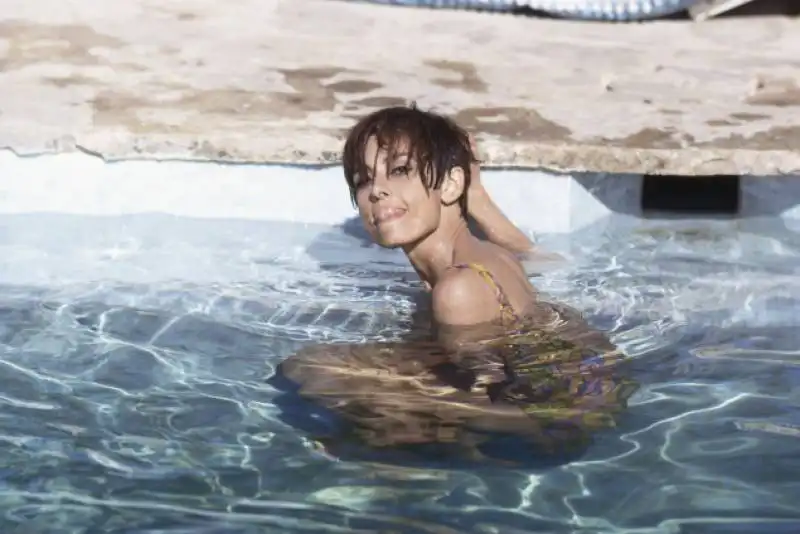 audrey hepburn in piscina