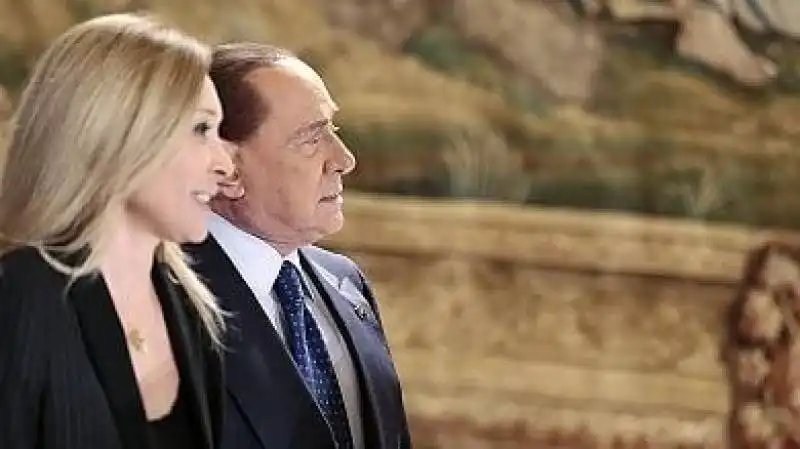 BERLUSCONI AL QUIRINALE -4b70-9c11-7d976b2b11fd