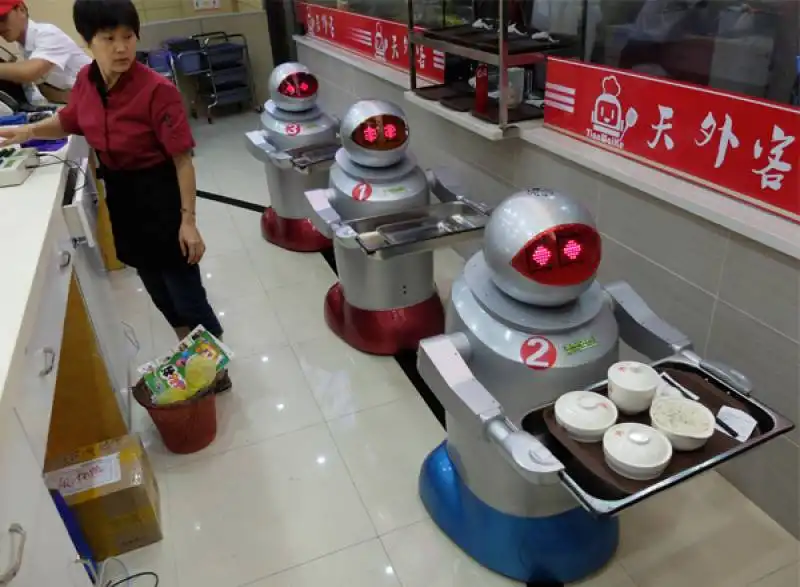 CINA - RISTORANTE GESTITO DAI ROBOT 