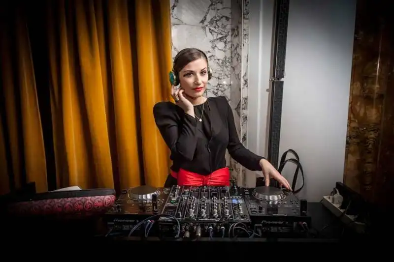 dj julia gautier