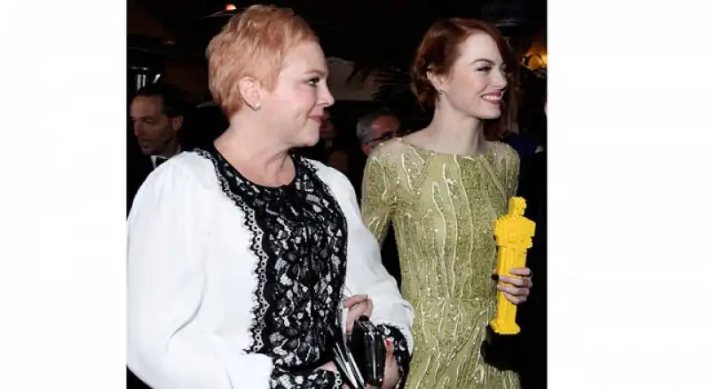 emma stone con la mamma