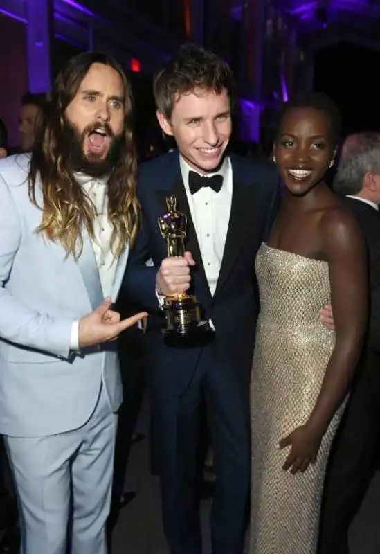  jared leto eddie redmayne and lupita nyongo vf oscar party