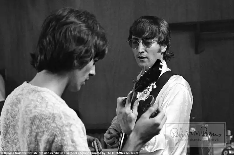 john lennon e george harrison a philadelphia