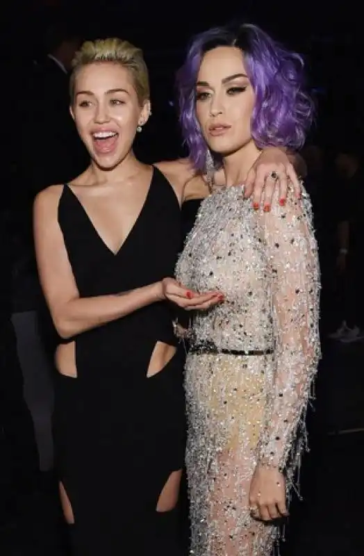 MILEY CYRUS E KATY PERRY