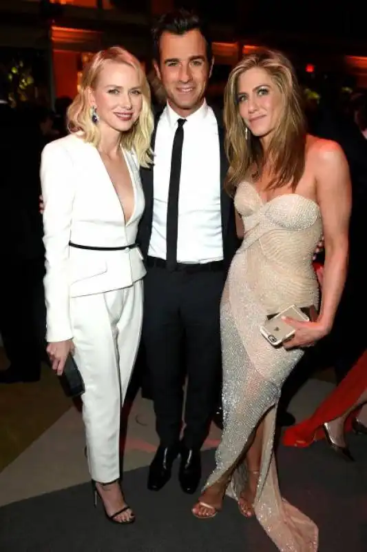 naomi watts justin theroux and jennifer aniston attend vanity fair oscar party