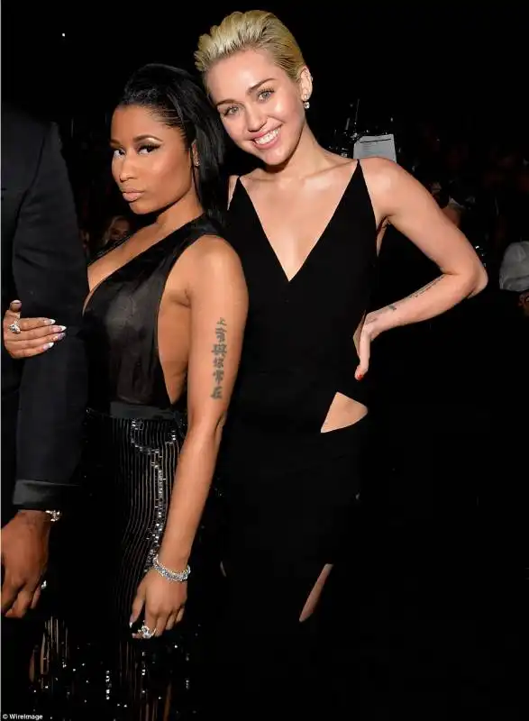 nicki minaj e miley cyrus