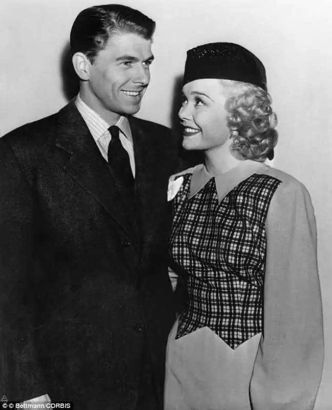 reagan con la moglie jane wyman