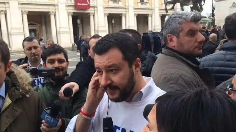 SALVINI CONTESTAZIONE A ROMA