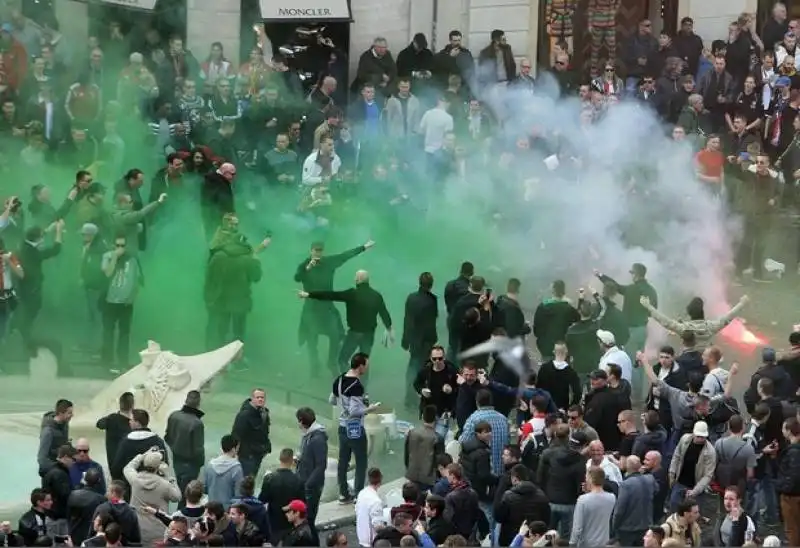 vandalismo dei tifosi del feyenoord  38