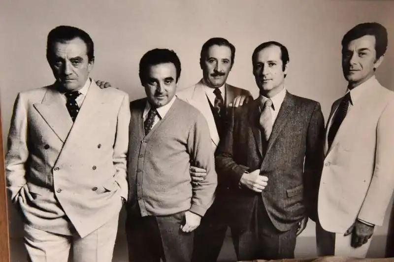 foto d archivio con luchino visconti  umberto tirelli  romolo valli  giorgio de lullo  osvaldo testa