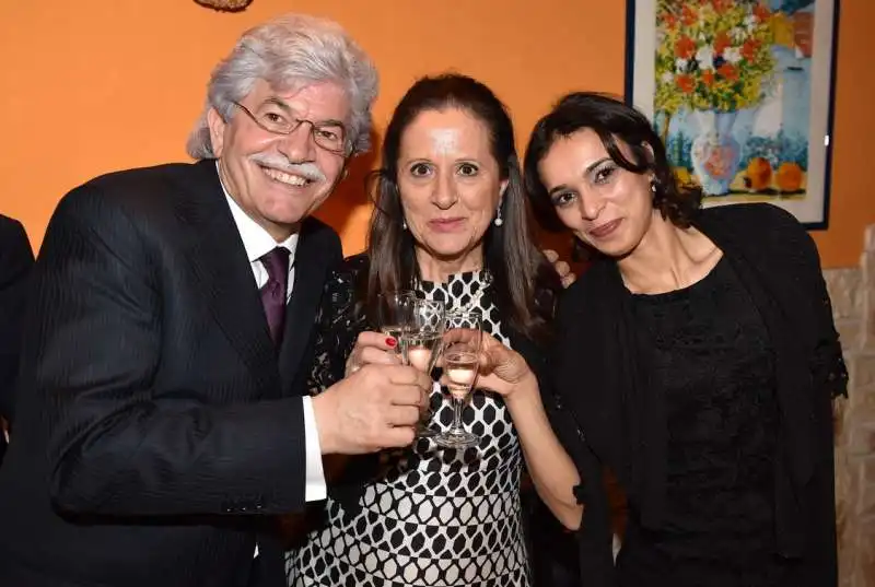 il senatore antonio razzi la moglie maria e nadia chebba