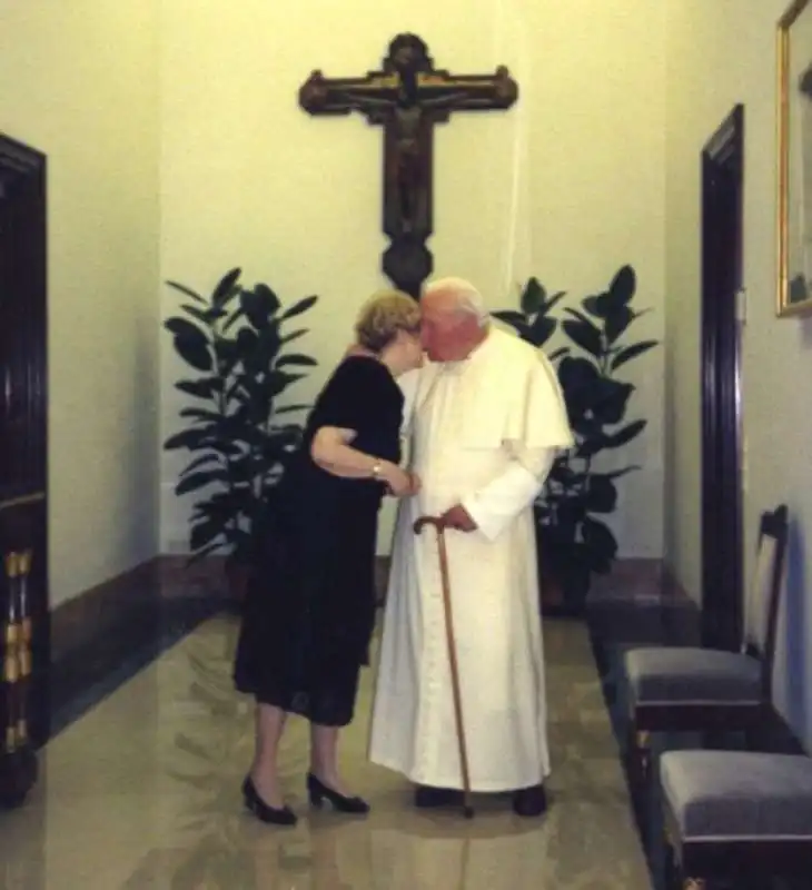 karol wojtyla con anna teresa tymieniecka in vaticano