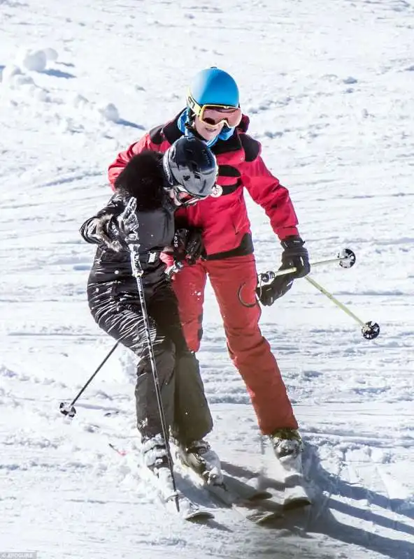 kate moss si fa male sciando a verbier  9