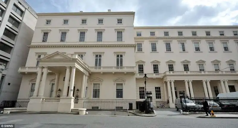 LE PROPRIETA DELLA REGINA ELISABETTA - CARLTON TERRACE