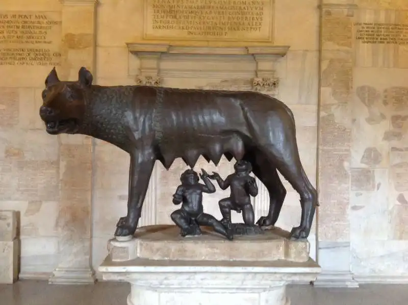 Lupa nella Sala della Lupa dei Musei capitolini