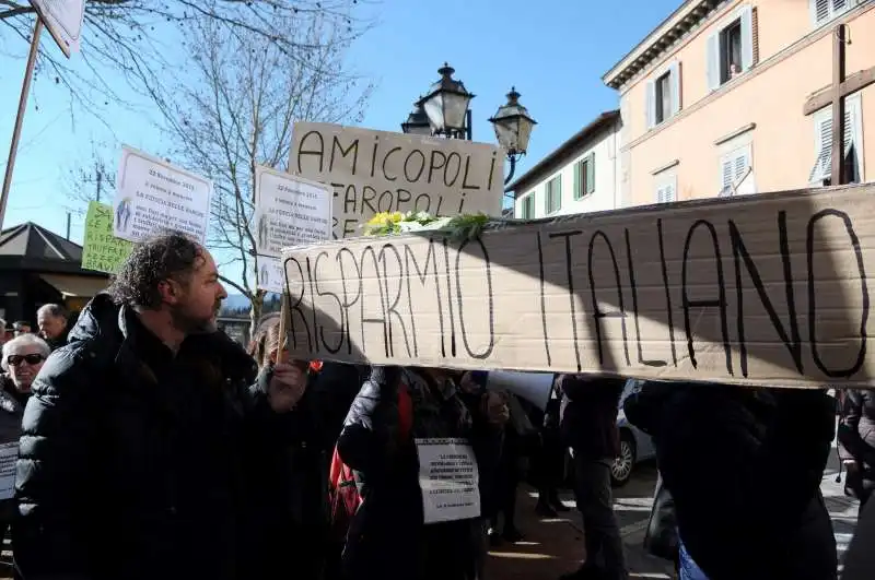 rignano   funerale del risparmio   caos etruria  2