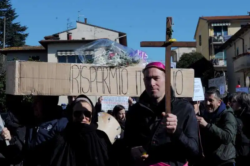 rignano   funerale del risparmio   caos etruria   