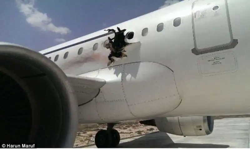 somalia   esplosione sul boeing  4