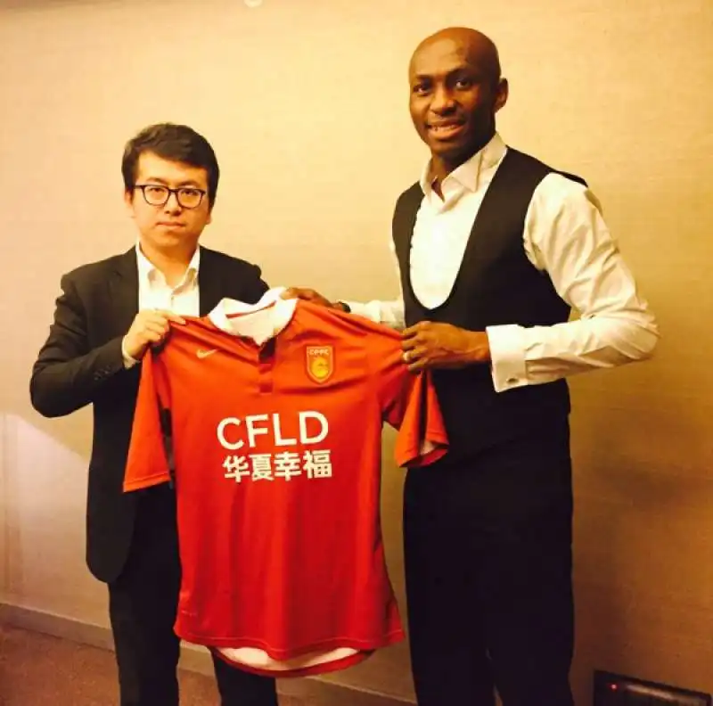 stephane mbia  sbarca in cina