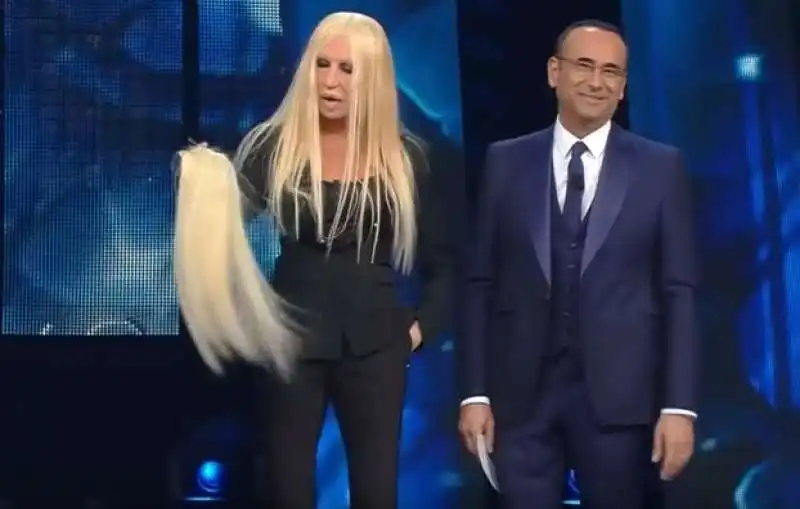 virginia raffaele come donatella versace  3