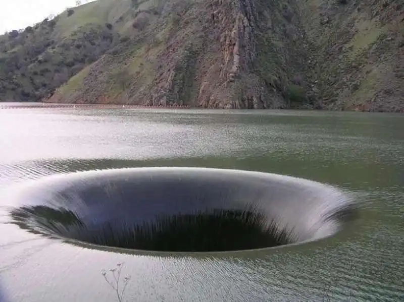 buco nel lago berryessa