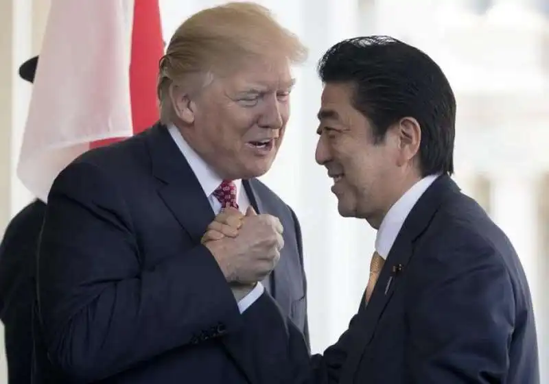 DONALD TRUMP INCONTRA SHINZO ABE