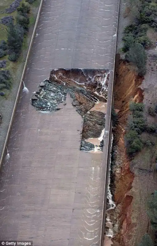 fuga da oroville e dalla diga  2