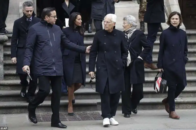 giorgio armani con dietro rula jebreal