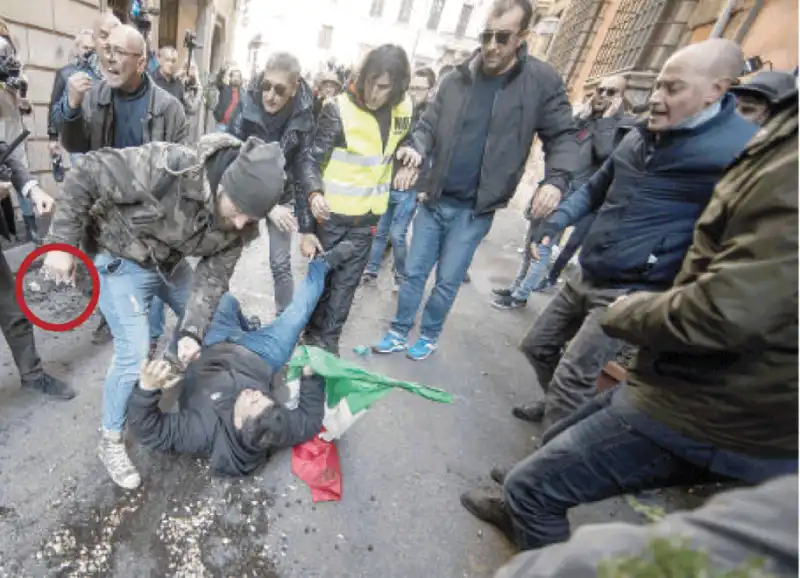 GUERRIGLIA A ROMA TASSISTI-TIRAPUGNI