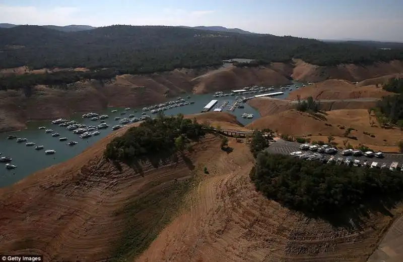 il lago  di  oroville quando c era la siccita