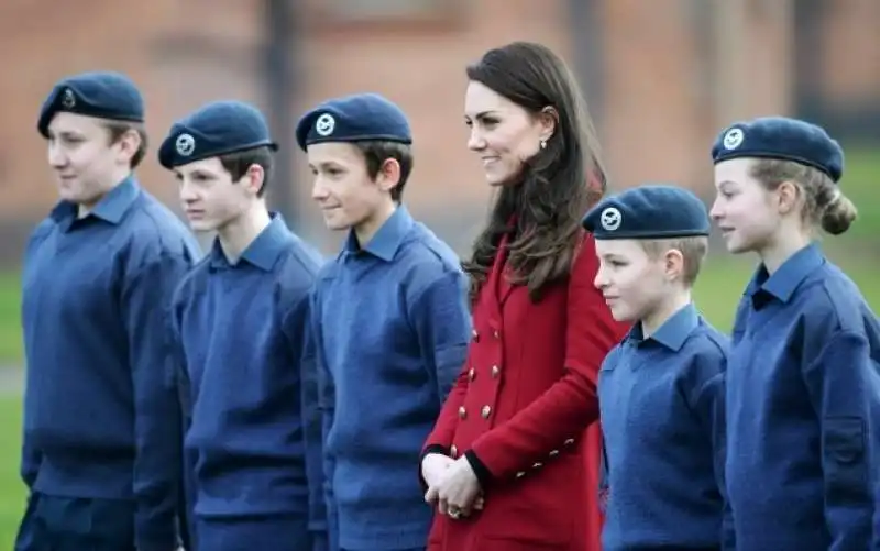 kate middleton tra i cadetti della raf 4