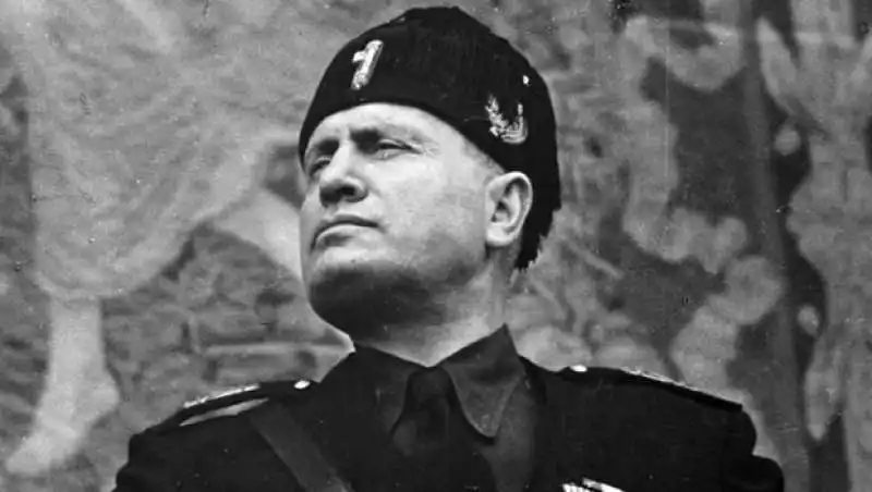 MUSSOLINI 1