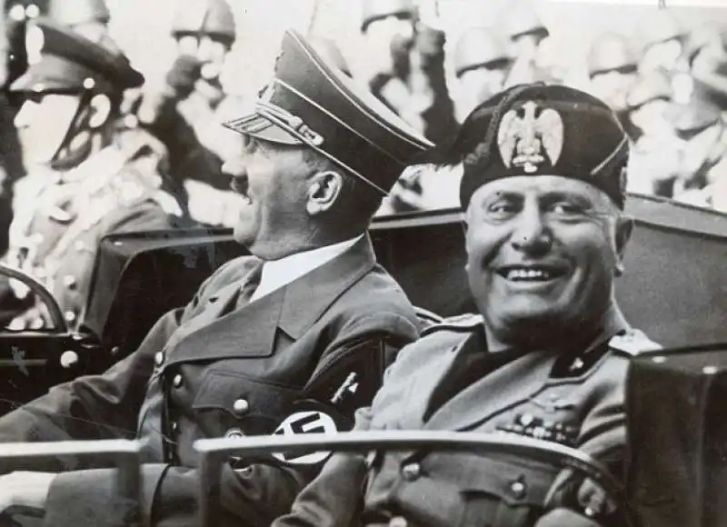 MUSSOLINI HITLER