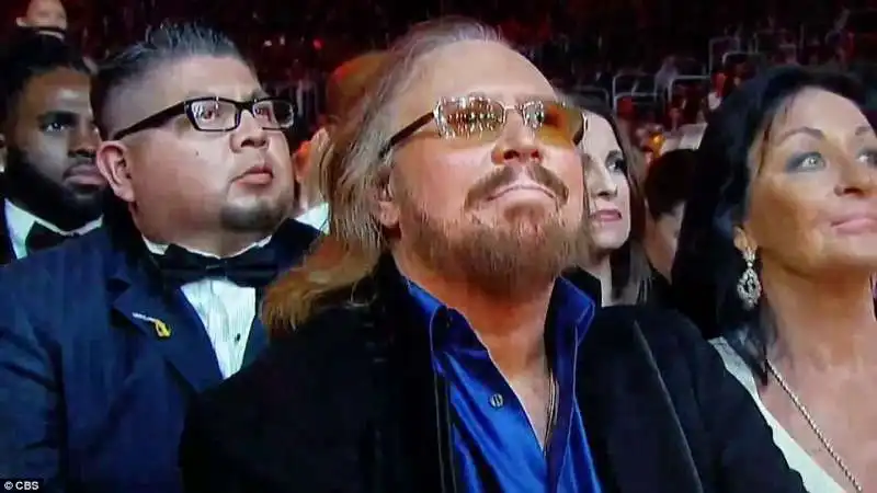 omaggio ai bee gees ai grammy