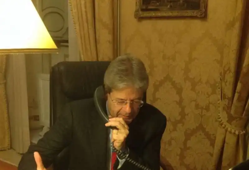 paolo gentiloni al telefono con trump