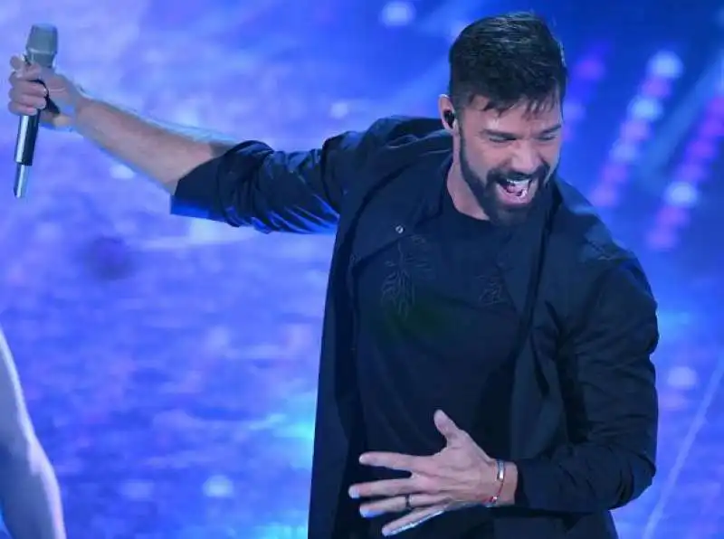 RICKY MARTIN 4