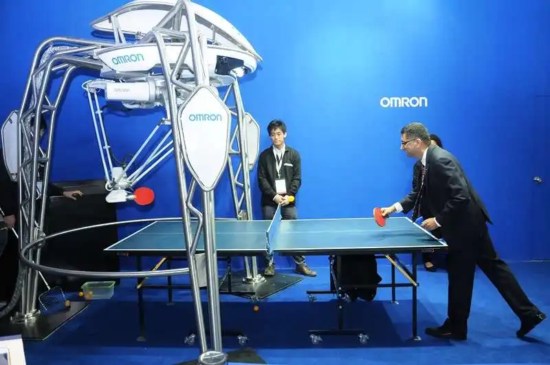 robot tennis table 