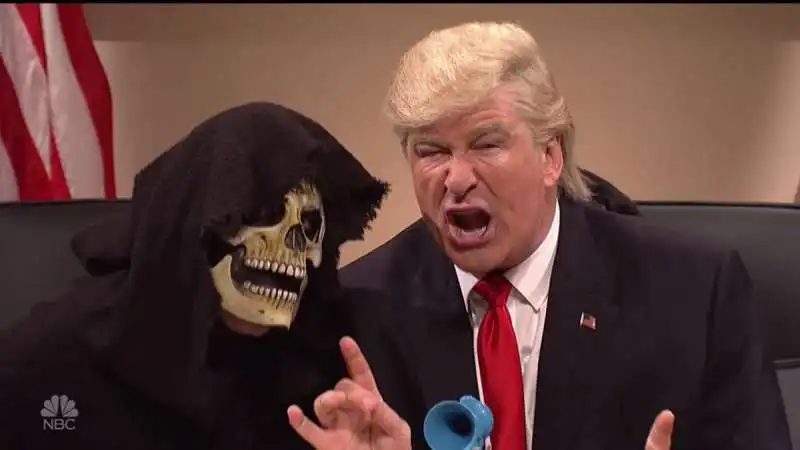 steve bannon  e donald trump a saturday night live