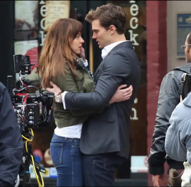 sul set di 50 shades darker