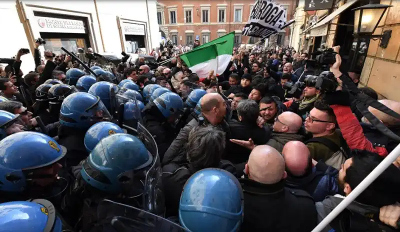 TASSISTI POLIZIA