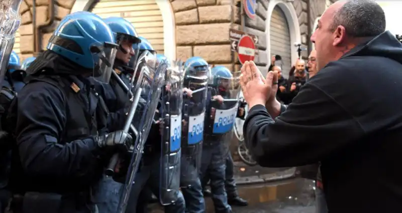 TASSISTI POLIZIA