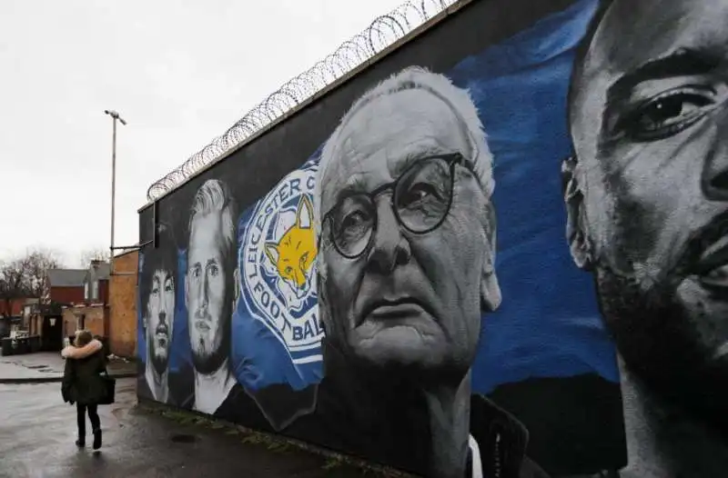 TIFOSI LEICESTER OMAGGIO RANIERI