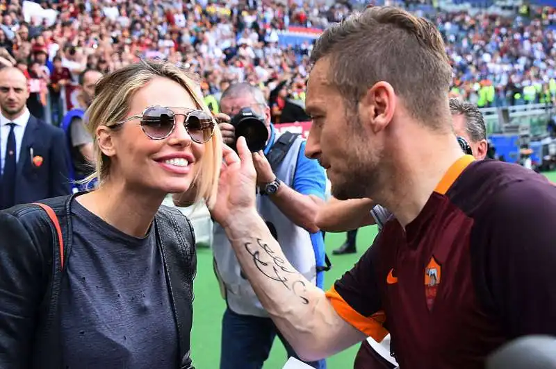 TOTTI ILARY BLASI