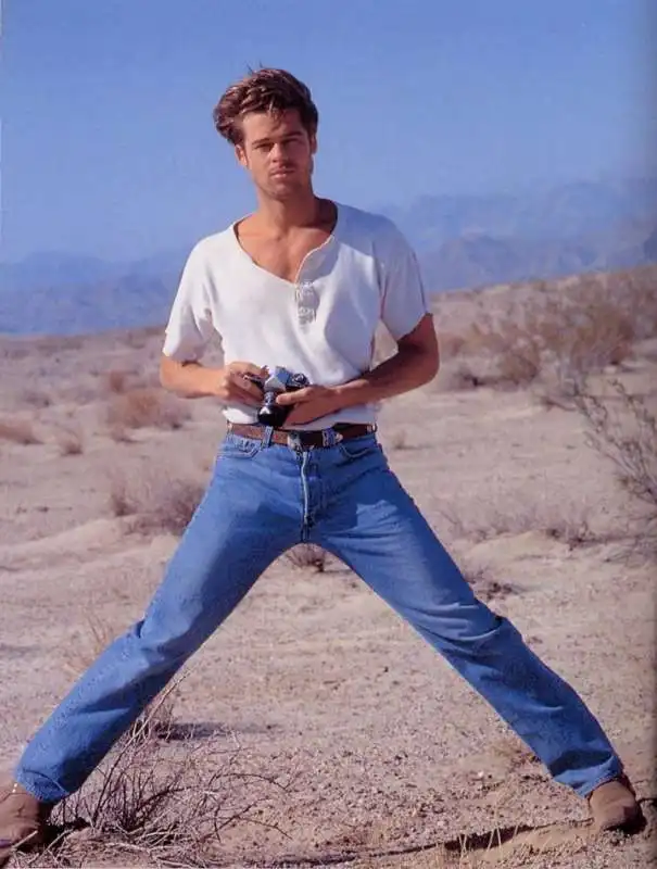 BRAD PITT LEVIS