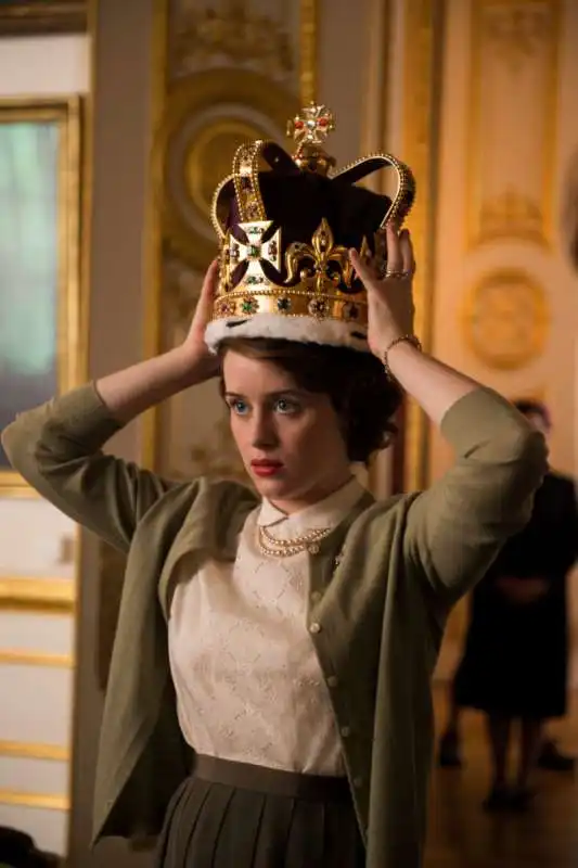 claire foy la regina elisabetta in the crown