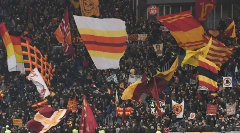 curva roma