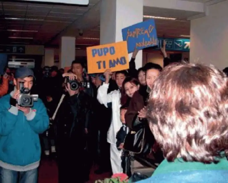 fan in delirio per pupo in mongolia