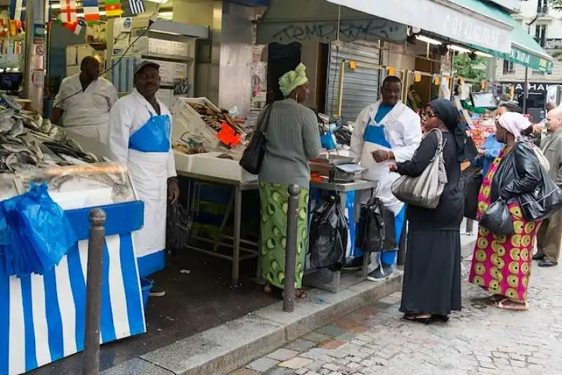 LE GOUTTE DOR A PARIGI