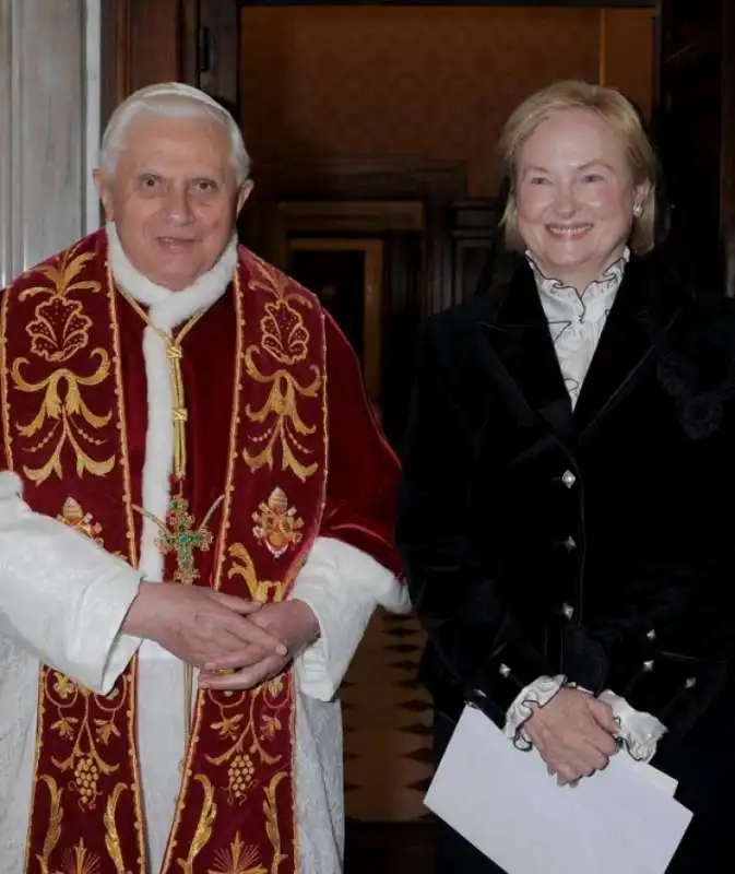 MARY ANN GLENDON E PAPA RATZINGER