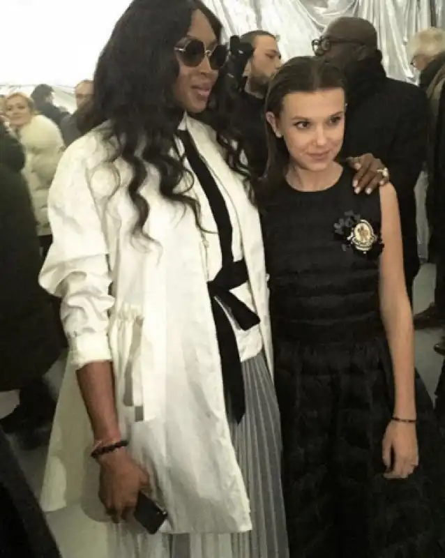 millie bobbie brown e naomi campbell evento moncler